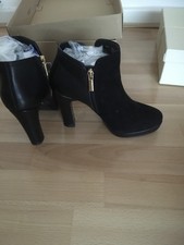 Stivaletti con tacco neri scamosciati e pelle 