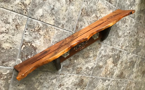 Scaffale vintage rustico