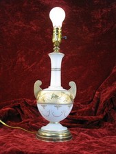 Lampada da tavolo urna in