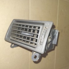 TOYOTA HILUX I°SERIE VW TARO 2.4D 1989/97 BOCCHETTA DESTRA ARIA ABITACOLO USATA