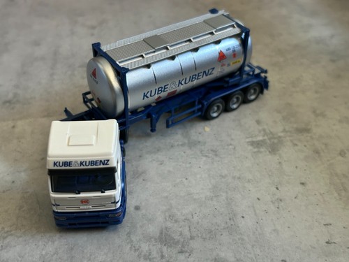 Iveco eurostar kube - 1:87,