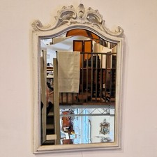 specchio con cornice in legno
