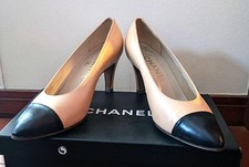 Scarpe décolleté Chanel tacco beige nero taglia 36,5 US circa 6,5 da donna