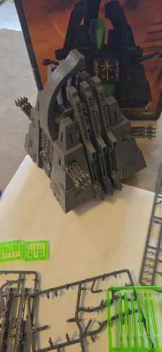 Warhammer 40k necrons monolith - warhammer,