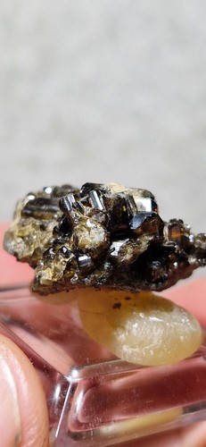 Minerali aostani vesuvianite - minerali, @