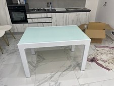 Tavolo In Metallo e Vetro