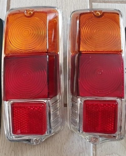 Coppia plastiche fanali post - coppia,