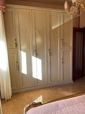 armadio a 7 ante decorato a mano su legno massiccio