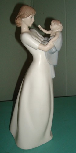 Lladro mother treasure - a, mother's