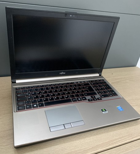 Fujitsu celsius h730 - fujitsu, 15,6"