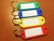 4 Portachiavi Con Targhette Colorate Con Anelle Metallo Etichett -sped da Italia