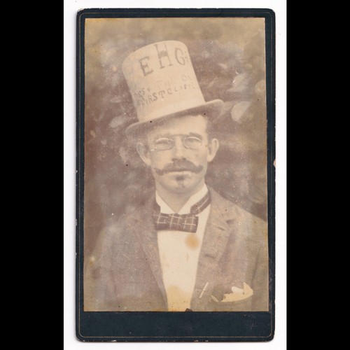 Unsolved cdv man in - cdv:,