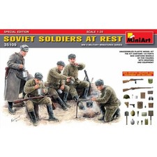 Soviet Soldati At Rest Special