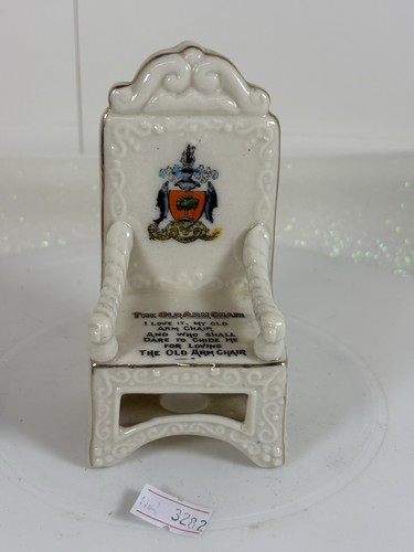 Carlton crested china la - carlton, "la