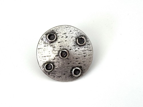 Bague brutaliste circulaire