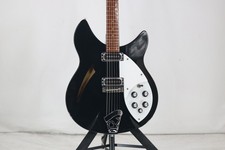 Rickenbacker 330 Chitarra