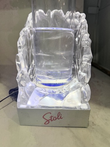 Stoli vodka bottiglia ghiaccio - stoli,