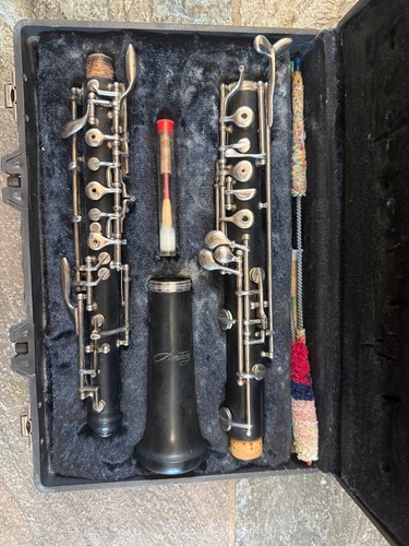 Armstrong brand oboe made - armstrong, in