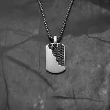 Collana da uomo mezzo design