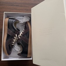 Maison Margiela GATS. Marrone