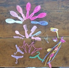 Lotto Pettini, Pettinini, Fermagli, Appendi Abiti  Barbie Anni 80/90. 