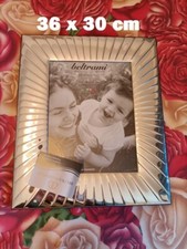 Cornice 36x30 cm (foto circa 23x18 cm) in argento con targhetta incisa dedica