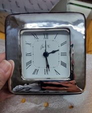 Orologio sveglia da tavolo in