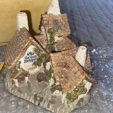 David Winter Cottages Green dragon Pub John Hine Studios