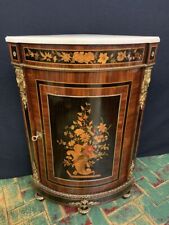 Angoliera francese con piano