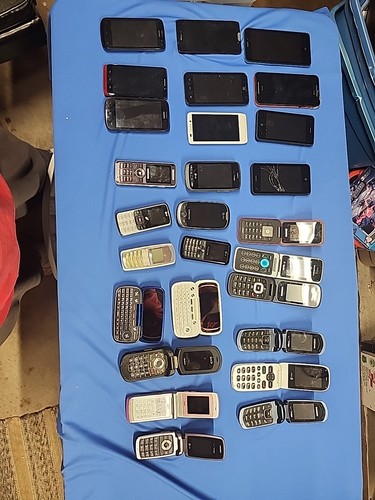 Cell phones for parts - phones,