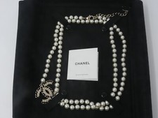 RARE AUTH CHANEL PEARL, METAL