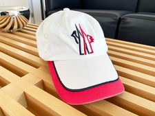 MONCLER Cappellino Baseball Unisex Bianco e Rosso Regolabile