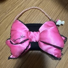 Charmmy Kitty Ribbon Pouch con