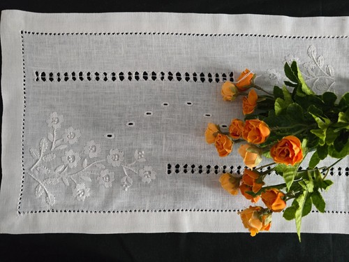 Set centrini ricamati - ricamati, a