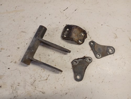 Staffe supporto motore cagiva - staffe,