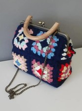 BORSA FATTA A MANO  GRANNY - blu notte  -lavorazione uncinetto