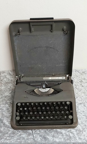 Macchina scrivere hermes - da,