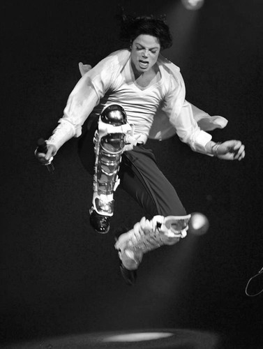 Michael jackson jump kick - jackson, live