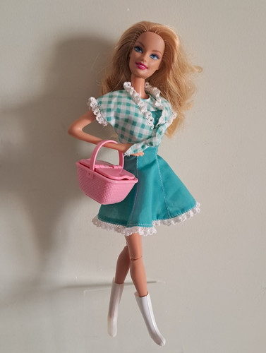 Sales 1994 outfit pic - outfit,