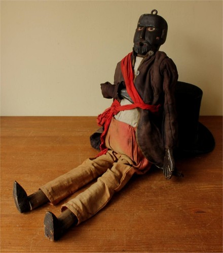 Antica statuina uomo