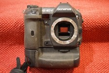 OLYMPUS E-1 CAMERA BODY w/FIVE