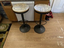 Set di due sgabelli da bar