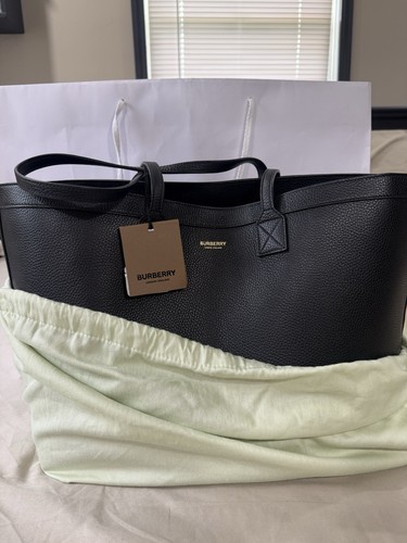 Burberry black pebbled tote - black,