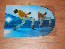 QUEEN LIVE WEMBLEY PART 1