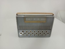 Antica radio portatile super - antica,