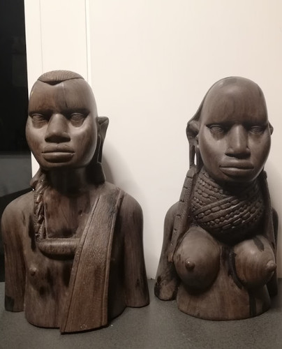 Coppia busti africani - di,