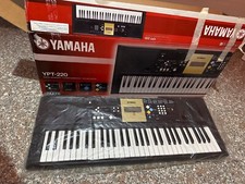 Tastiera Yamaha YPT220 portatile, 61 Tasti, 375 voci, completa di tutto!