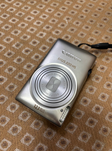 Canon ixus 220 - hs, 12mp