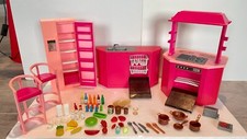 Cucina Barbie Kitchen Play Set #0806 Mattel 1986, buone condizioni con accessori