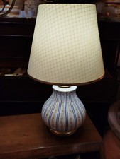 Lampada vintage porcellana vintage di Giulia Mangani. Paralume originale in buo